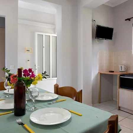 Dolphin 8 Apartament *