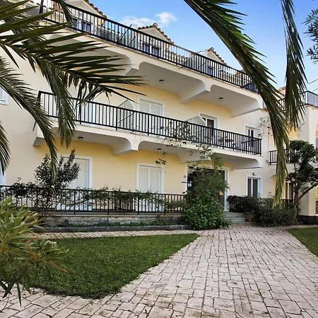 Apartament Dolphin 8 *
